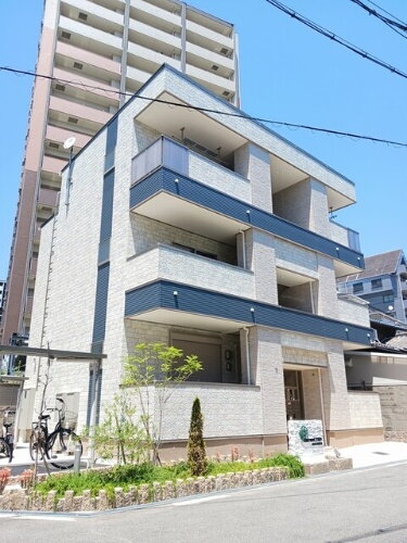 シャルマン・トレーズ 3階建