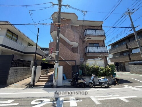 兵庫県西宮市甲子園一番町 3階建