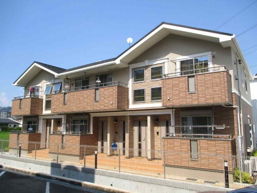 兵庫県宝塚市山本丸橋３丁目 賃貸アパート