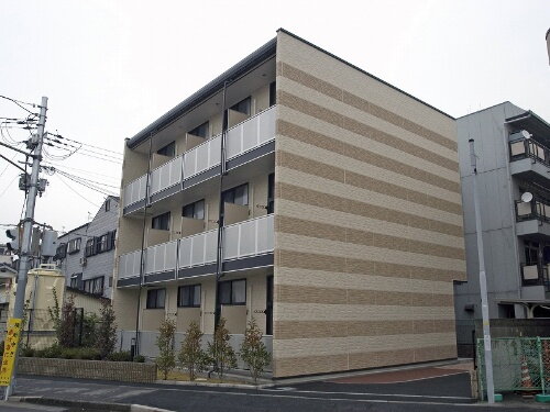 レオパレスセントラルアベニュー 3階建