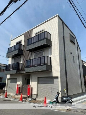 兵庫県尼崎市上ノ島町１丁目 3階建