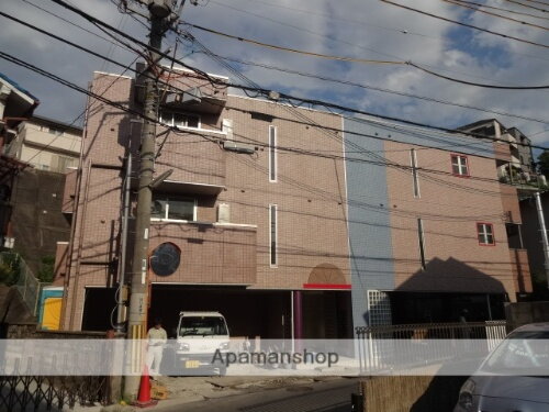 大阪府枚方市岡山手町 築11年7ヶ月 3階建