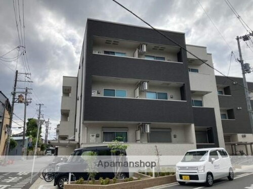 大阪府守口市滝井元町３丁目 3階建