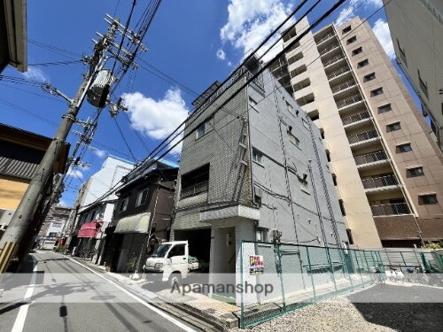 プチシャトー御殿山 4階建