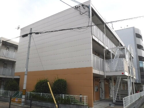 レオパレスドミール　今川 3階建