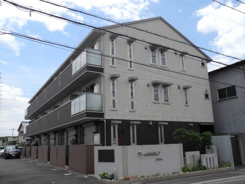 大阪府堺市北区南花田町 3階建