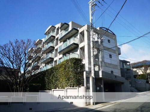 兵庫県芦屋市三条町 5階建