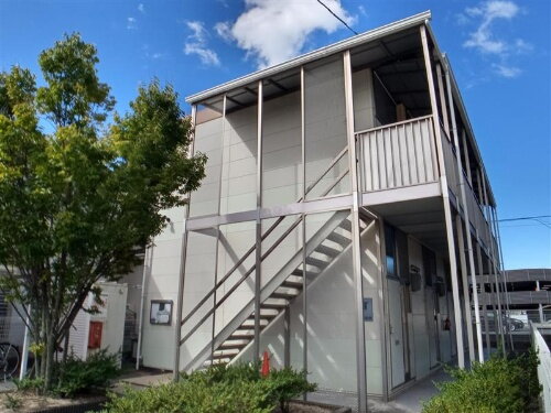 レオパレス方地西 2階建