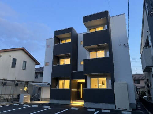 岡山県岡山市北区花尻ききょう町 築1年未満 3階建