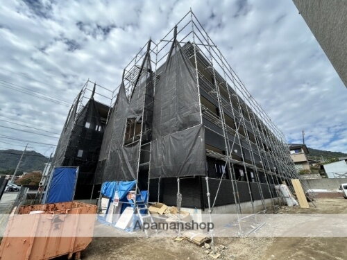 広島県広島市安佐南区山本９丁目 3階建 