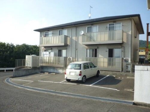 広島県福山市久松台３丁目 賃貸アパート