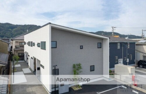 広島県福山市千代田町１丁目 テラスハウス