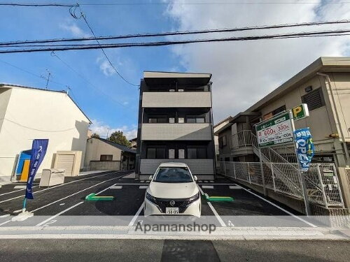 広島県広島市中区江波東２丁目 3階建