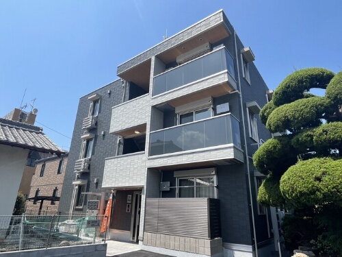 Ｄーｒｏｏｍコサコ 3階建