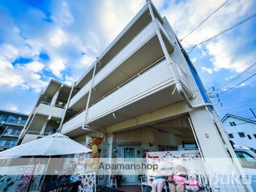 愛媛県東温市志津川 3階建 築40年3ヶ月