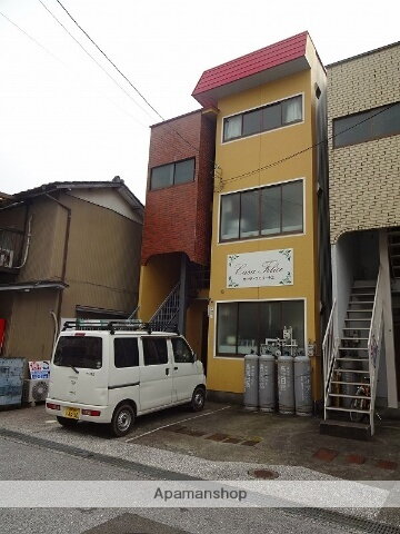 高知県高知市高須２丁目 3階建 築40年2ヶ月