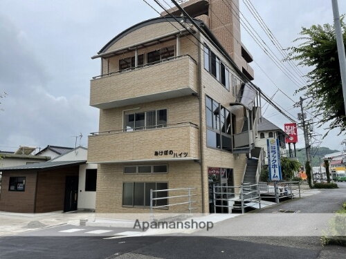 高知県高知市曙町１丁目 3階建