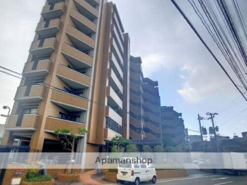 福岡県福岡市東区香椎２丁目 8階建