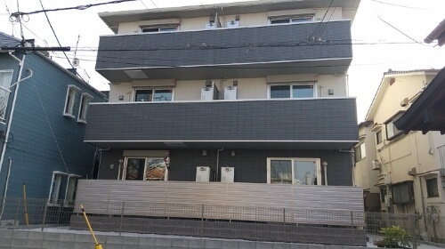 福岡県福岡市西区姪の浜３丁目 3階建