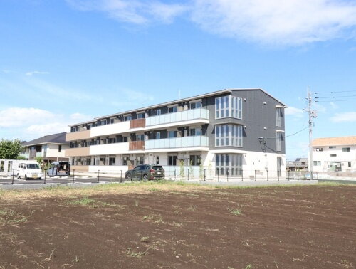 熊本県熊本市東区長嶺東４丁目 3階建