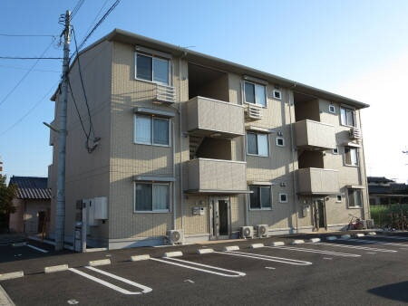 熊本県熊本市中央区八王寺町 3階建