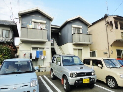 大分県大分市錦町２丁目 築20年12ヶ月 2階建