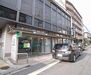 京都中央信用金庫 藤森支店まで507m 医療センターからすぐの立地です。最寄り駅は京阪藤森駅です。
