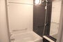 レクシア橋本 浴室はかなり広々としていて、清潔感のあるバスルームです。