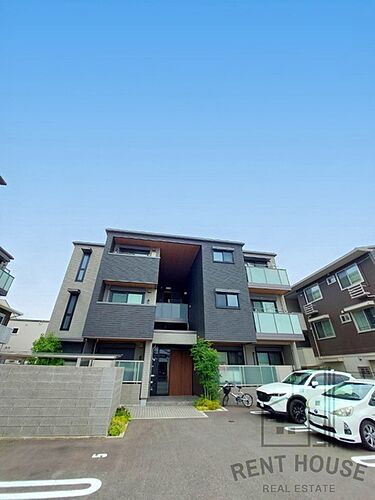 大阪府堺市西区鳳西町２丁 築3年5ヶ月 3階建