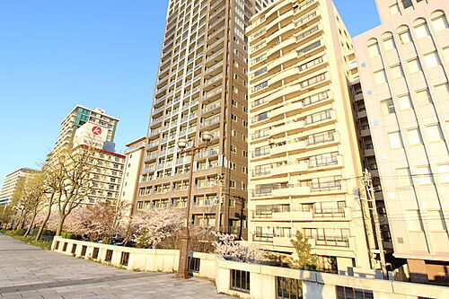 リヴィエール万代 15階建