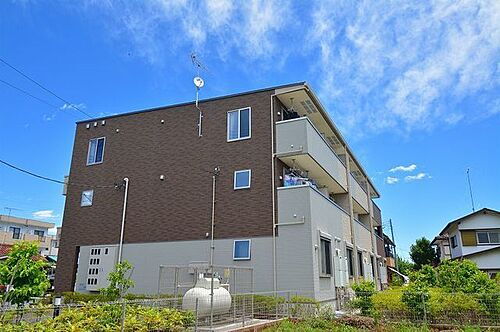 東京都あきる野市渕上 3階建