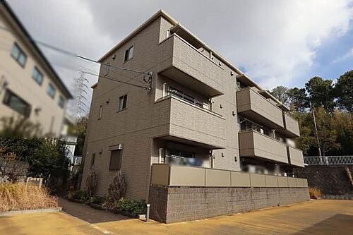 エスポワール・アイ　北春日丘Ｉ，ＩＩ 3階建
