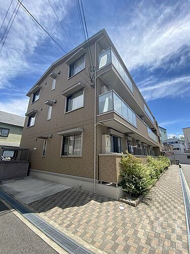 大阪府豊中市三和町４丁目 3階建