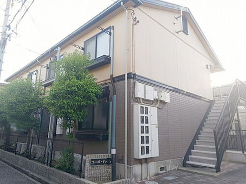 兵庫県川西市中央町 2階建