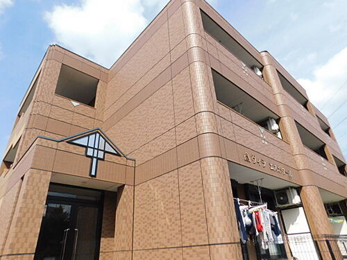 神奈川県伊勢原市高森 3階建 築18年9ヶ月