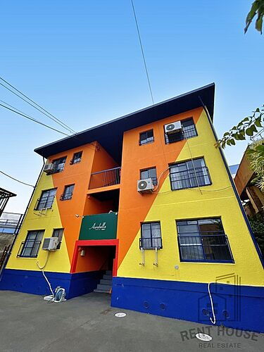 大阪府貝塚市半田 築53年4ヶ月 3階建