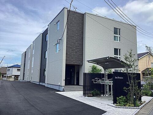 ラ・フレーズ 3階建