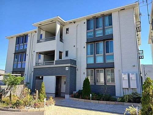 大阪府和泉市府中町 築4年10ヶ月 3階建