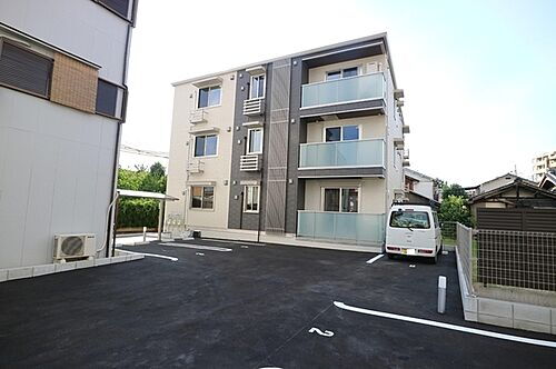 大阪府寝屋川市木田町 築5年4ヶ月 3階建