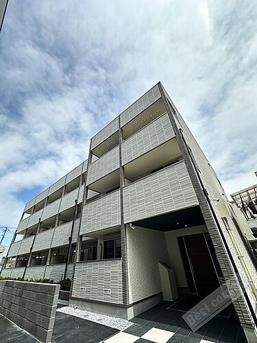 大阪府松原市西大塚１丁目 3階建