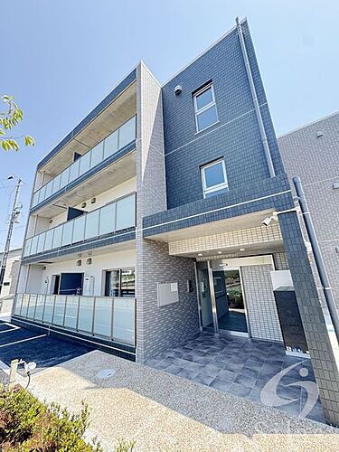 兵庫県宝塚市中筋５丁目 3階建 