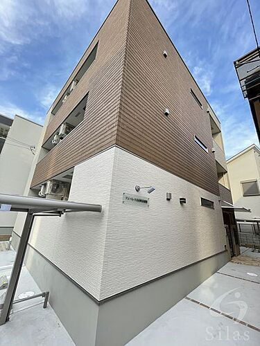 大阪府門真市月出町 3階建