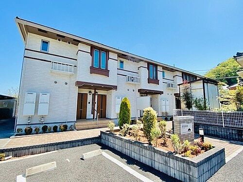 東京都青梅市友田町５丁目 2階建 築10年10ヶ月