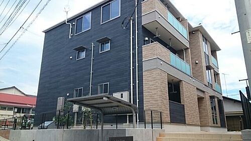 神奈川県秦野市ひばりケ丘 3階建 築5年11ヶ月