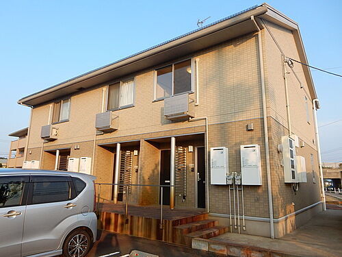 ルーナ・クレシェンテ 地上2階地下1階建