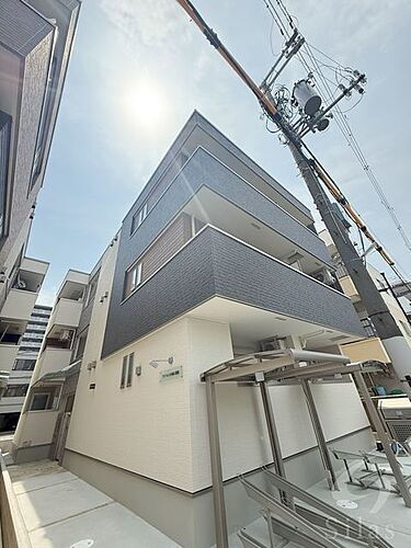 大阪府東大阪市小阪２丁目 3階建