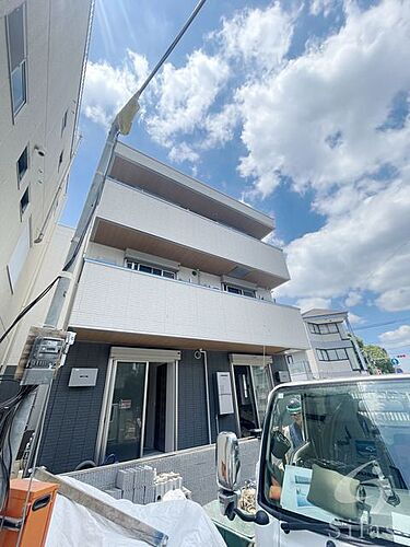 兵庫県尼崎市立花町１丁目 築1年7ヶ月 3階建