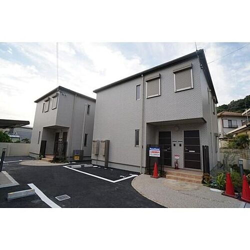 兵庫県川西市矢問１丁目 2階建