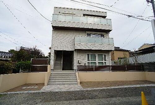 アルフラット由比ガ浜 3階建