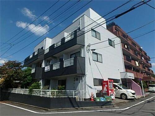 東京都多摩市鶴牧１丁目 3階建